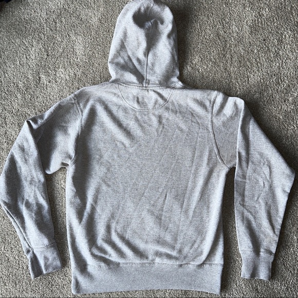 Like New Men's Champion Heathered Gray Classic Script Logo Cotton Hoodie. - Picture 4 of 6